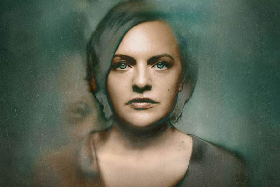 Capa de Iluminadas com Elisabeth Moss no centro de imagem nebulosa com olhos azuis cintilantes
